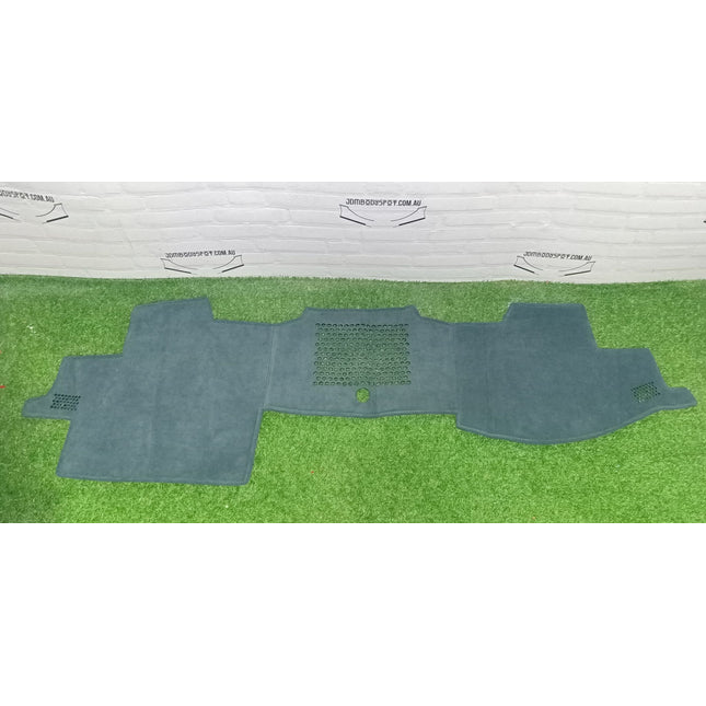Dash mat to suit 200 Series Land Cruiser